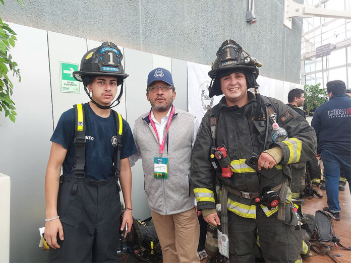 record_de_2_300_bomberos_celebran_10_aniversario_de_corremos_por_la_vida_en_el_costanera_center_1