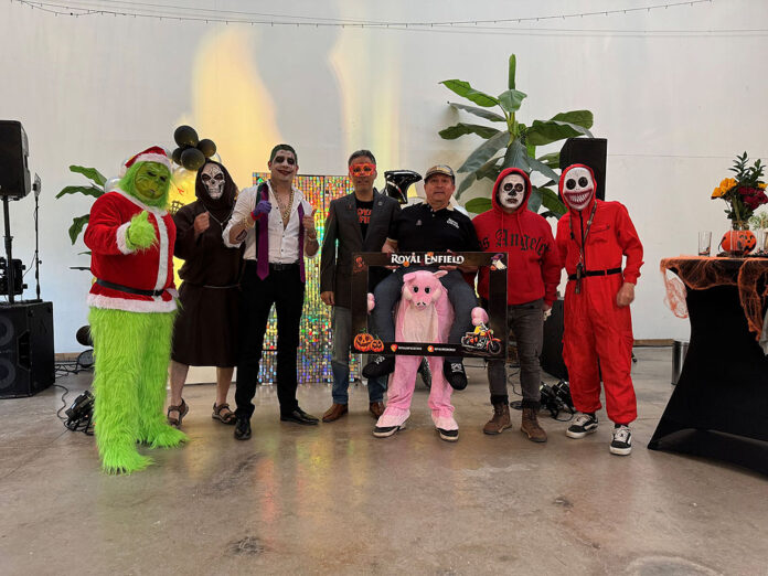 royal_enfield_celebra_con_clientes_el_dia_de_todos_los_santos_1