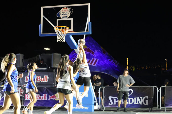 las_pinguinas_y_team_habana_se_coronaron_a_la_luz_de_la_luna_como_los_mejores_del_red_bull_full_moon_1