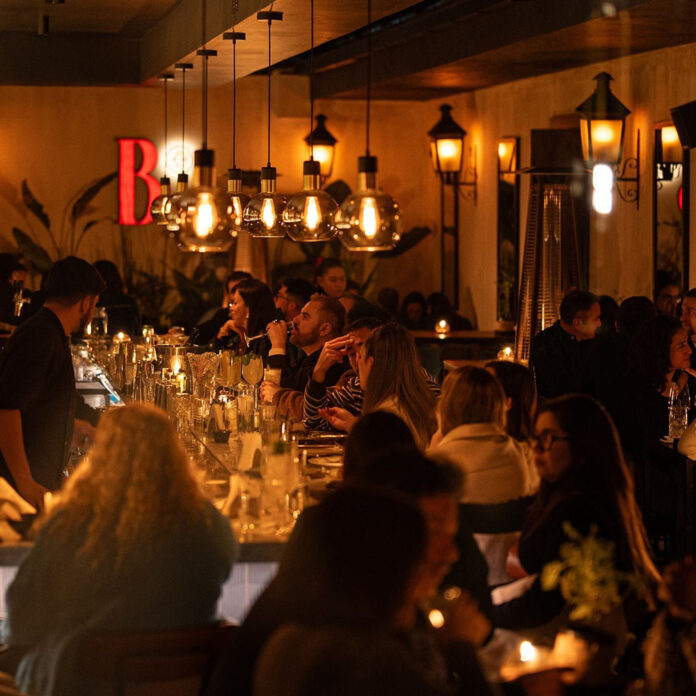 backroom_redefine_la_noche_en_santiago_cocteleria_de_autor_gastronomia_y_jazz_en_vivo_hasta_las_4_am_1