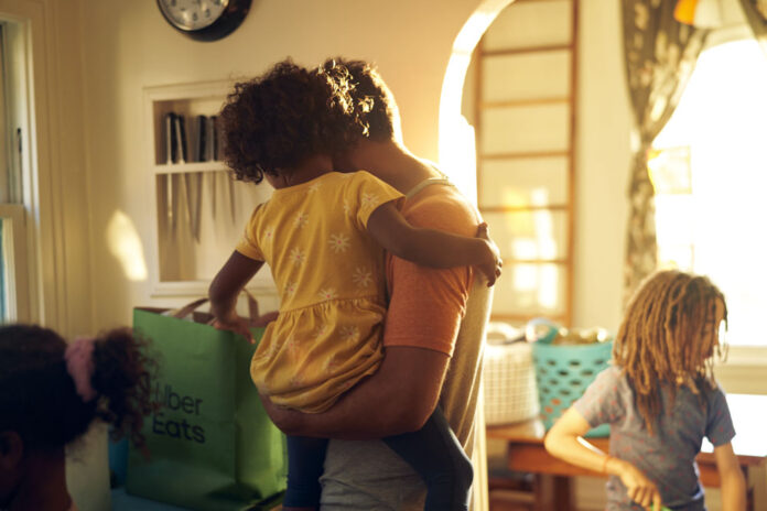 vuelta_a_clases_busquedas_de_colaciones_aumentan_mas_de_2_000_en_uber_eats_1