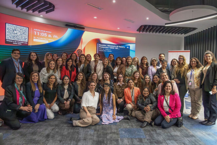 encuentro_reune_a_mujeres_lideres_para_abordar_desafios_del_liderazgo_femenino_en_salud_1