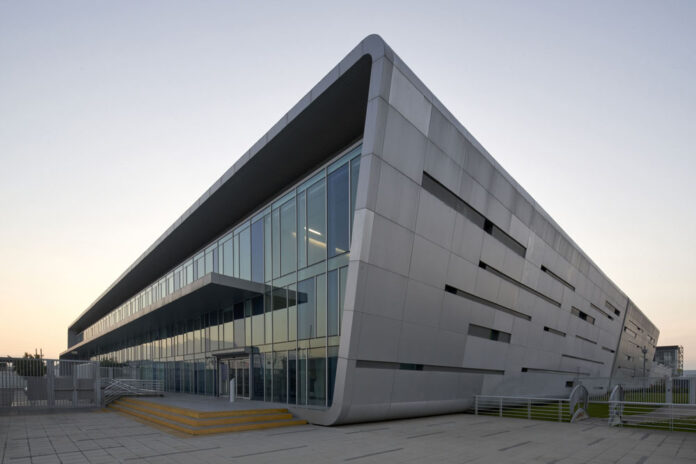 equinix_amplia_sus_inversiones_en_el_desarrollo_de_talento_para_la_industria_global_de_centros_de_datos_1