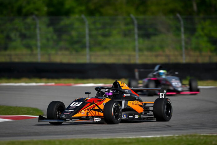 clemente_huerta_parte_desde_1a_fila_en_campeonato_f4_de_estados_unidos_1