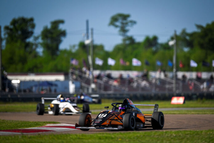 clemente_huerta_vuelve_a_la_pista_en_ohio_por_el_podio_en_la_f4_de_usa_1