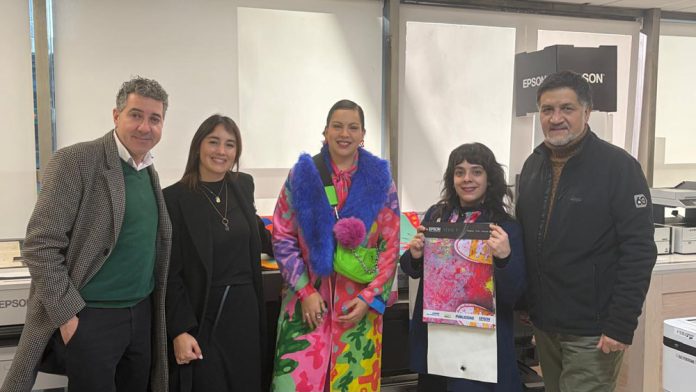 epson_acerca_la_tecnologia_de_sublimacion_a_futuros_disenadores_a_traves_de_alianza_con_aiep_1