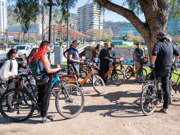 radiografia_del_ciclista_urbano_santiaguinos_pedalean_en_promedio_25_minutos_y_providencia_concentra_los_viajes_1