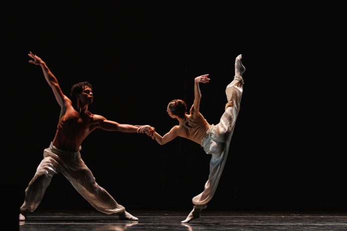 teatro_municipal_de_las_condes_presenta_noches_contemporaneas_espectaculo_de_danza_interpretado_por_el_ballet_de_santiago_1
